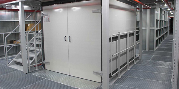 Подъемники грузовые