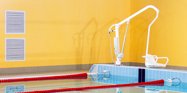 Подъемник для инвалидов в бассейн