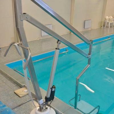 Подъемник для бассейна для инвалидов